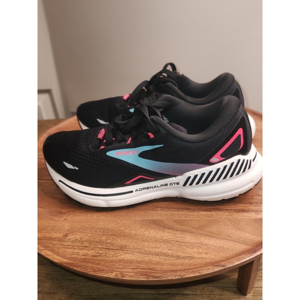 Brooks Adrenaline GTS 23 GTX Wom running shoes, black, pink, & aqua. US Sz 6.5